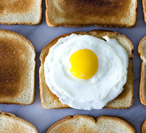 Sunny side up egg on toast